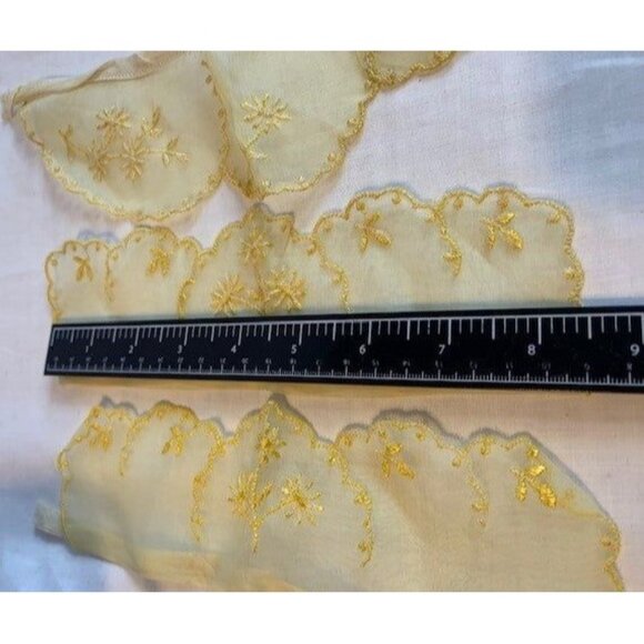 Vintage Yellow embroidery collar and cuff trim set - Picture 5 of 9